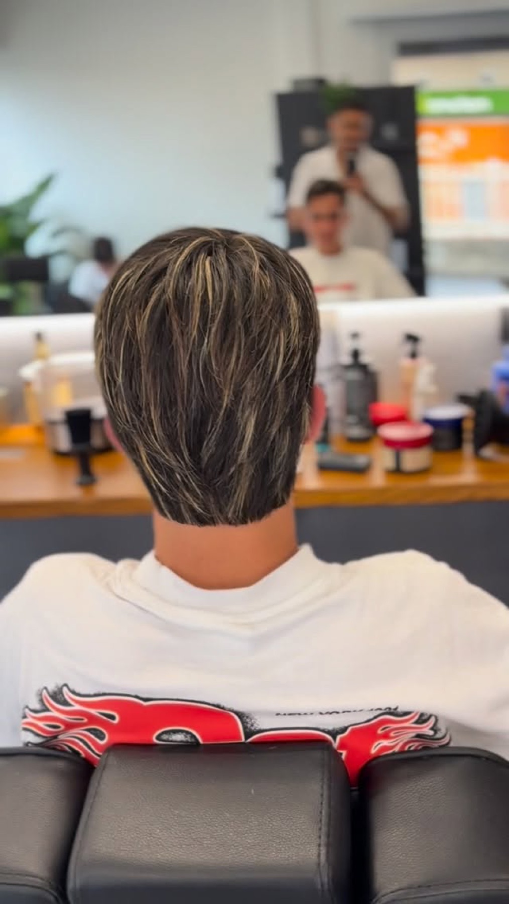Capelli castani con schiariture naturali